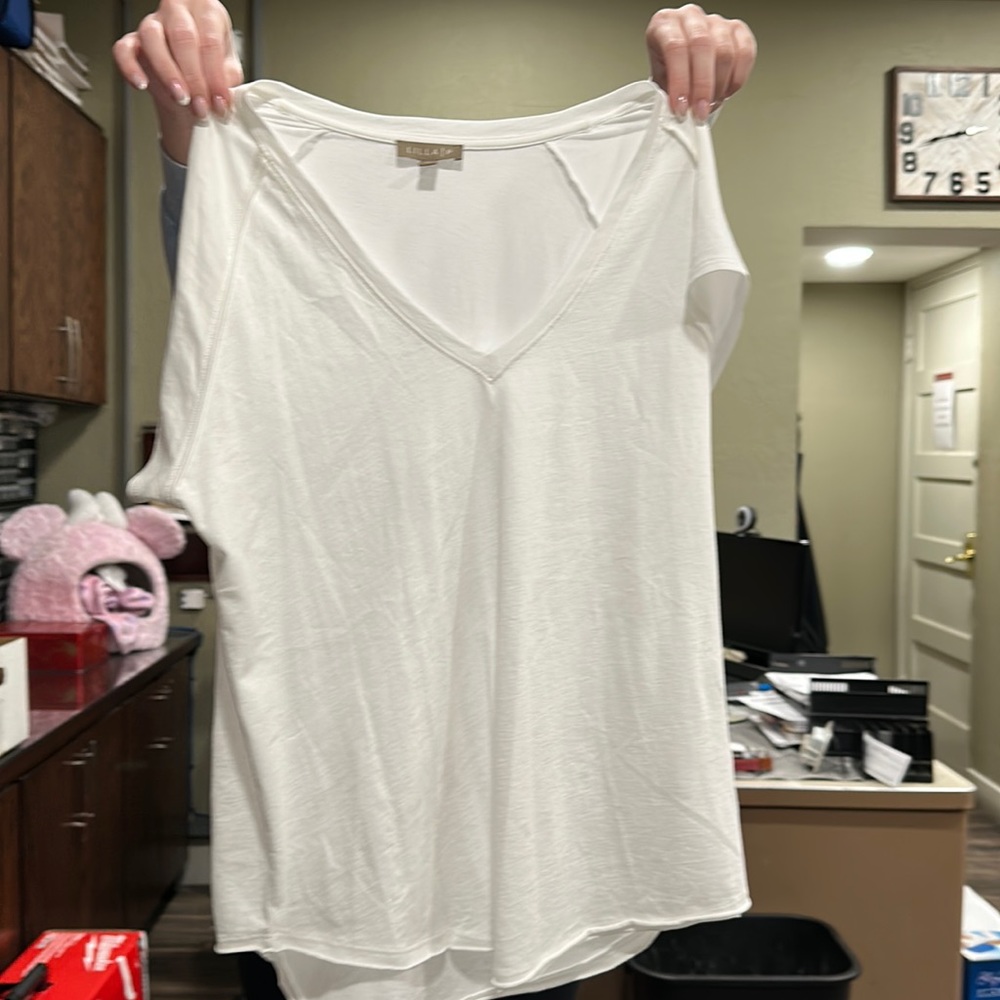 White tee shirt